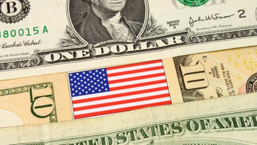 FED纪要延续鹰派但提示两大新风险,美指震荡上行金价回落