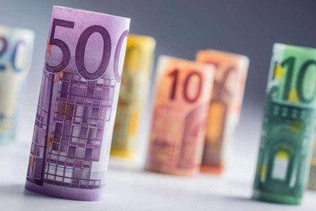 多空双方势均力敌之际,三个温和利多推动油价惯性上冲