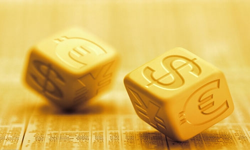 贸易焦虑与美元走弱推升避险需求,黄金价格上涨